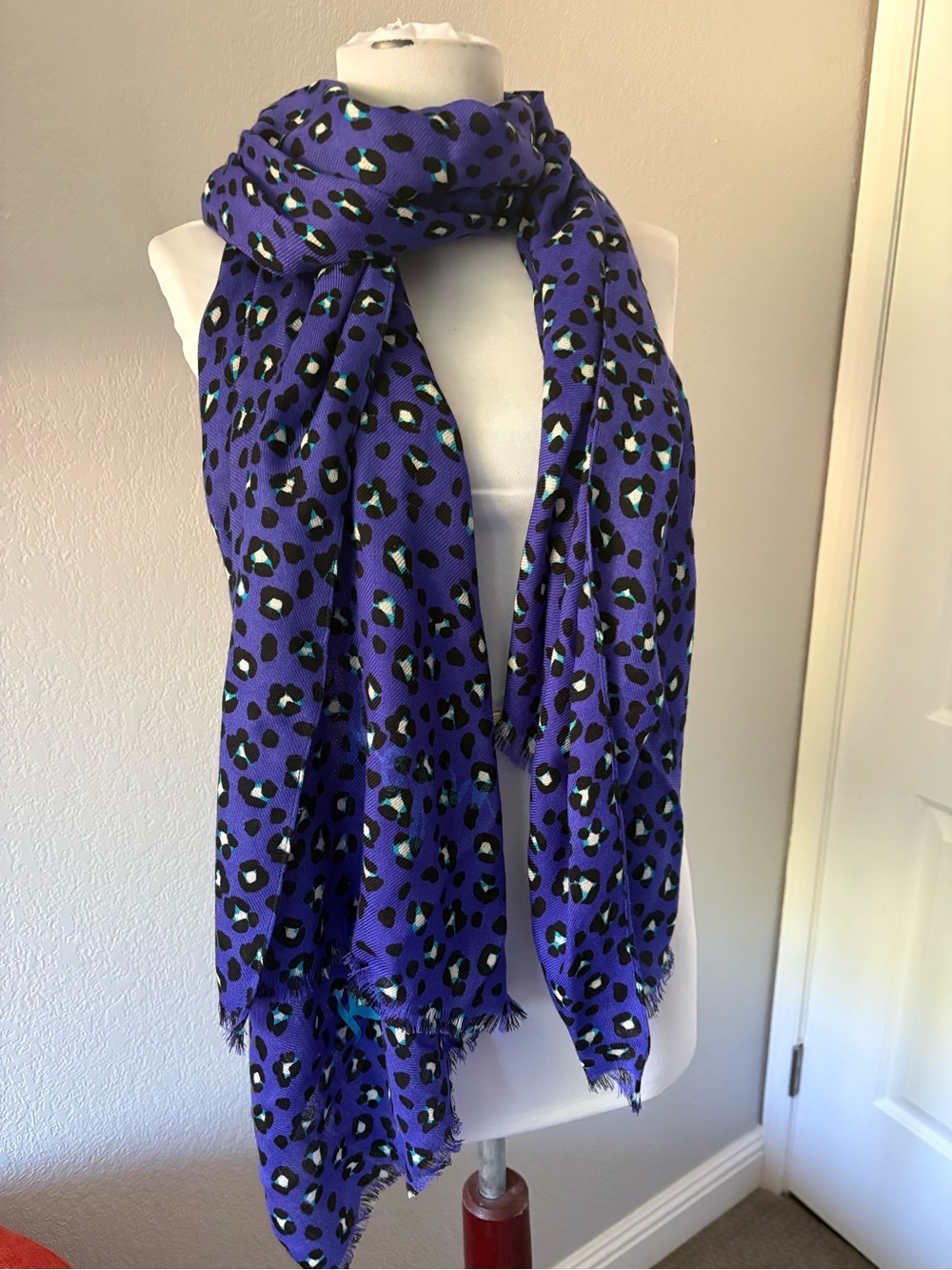 Kate Spade New York purple leopard wool scarf